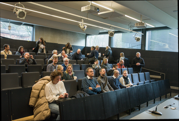 [Translate to English:] peopple inlecture hall