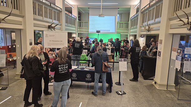 [Translate to English:] people gathered at mini-expo